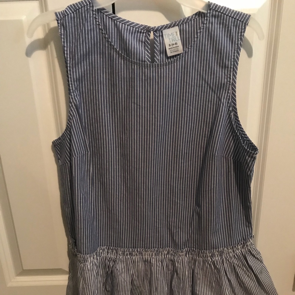 striped sleeveless blouse